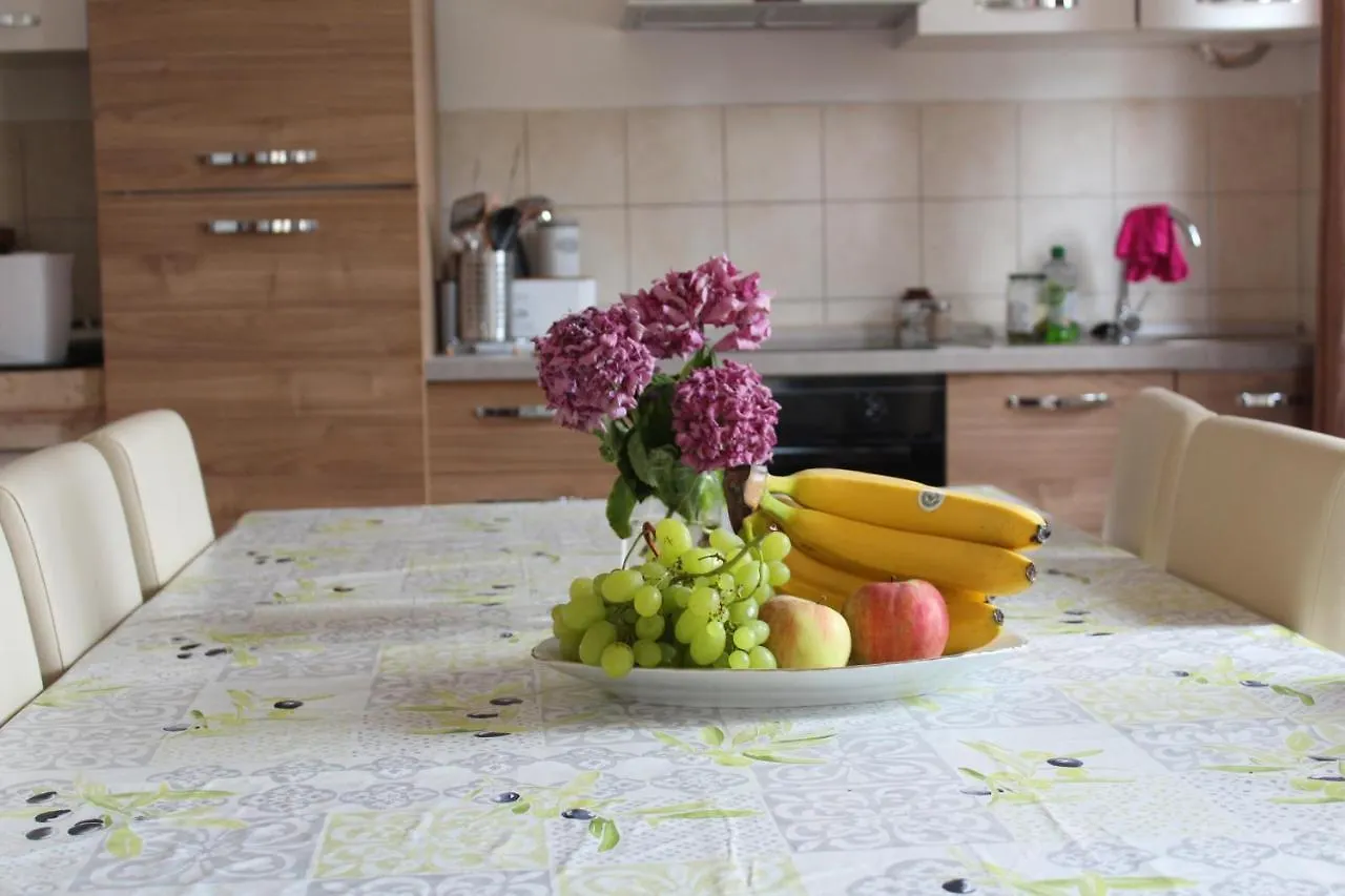 Apartman Robi Apartment